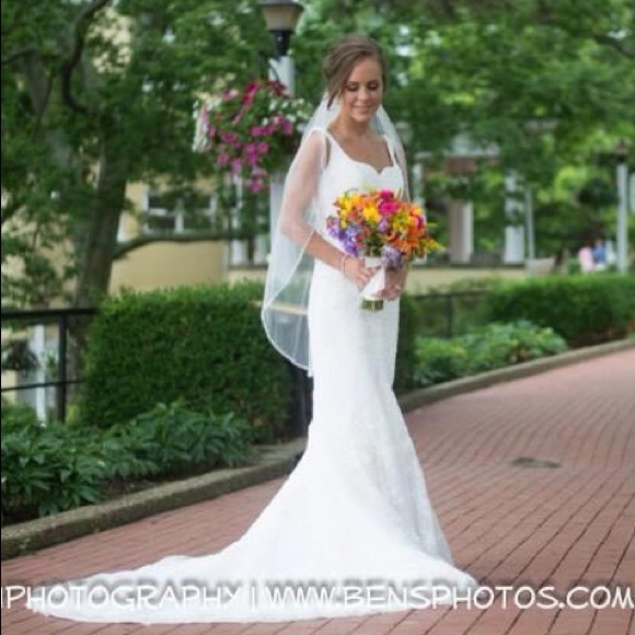 Bought/worn in 2014. Size 2. Ivory. Lace/pearls - Picture 2 of 6